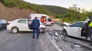 Kastamonu'da kafa kafaya çarpışma: 4 yaralı, 2 sürücünün hayati tehlikesi var