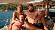 Kate Hudson Ailesiyle Yunanistan Tatilinde Keyifli Anlar Paylaştı