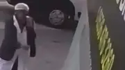 Kağıthane'de Türk Bayrağını Yere Atan Şüpheli Gözaltına Alındı