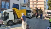 Kontrolden çıkan kamyon evin penceresine çarptı: Deprem oldu zannettik