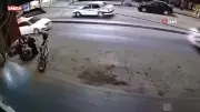 Kırıkkale'de geri manevra yapan otomobil kokoreç tezgahına çarptı: 5 yaralı