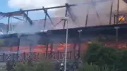 Maltepe'de restoran yangını: 2 katlı bina alevlere teslim oldu