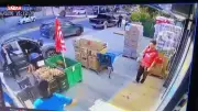 Mersin'de Erkek Arkadaşı Tarafından Sokak Ortasında Darbedilen Kadın Yardım Çağrısı Yaptı