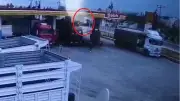 Mersin'de İki TIR Kafa Kafaya Çarpıştı: 18 Yaşındaki Genç Hayatını Kaybetti