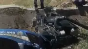 Muş'ta hemzemin geçitte yolcu treni traktöre çarptı: Traktör ikiye ayrıldı