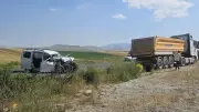 Muş'ta kamyon-kamyonet çarpışması: 2 ölü, 2 yaralı