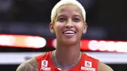 MVP yıldızı Melissa Vargas şampiyonluk kupasına sarılıp uyudu