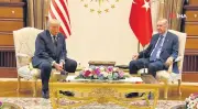 NATO Zirvesi'nin Görünmeyen Yüzü: Beden Dili ve Sembollerin Gücü