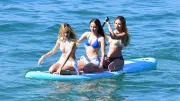 Nilsu Berfin Aktaş ve Çağla Şimşek Bodrum'da Kürek Sörfü Yaptı