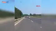 Pozantı Otoyolu'nda otomobil bariyerlere çarptı: Kaza anı kask kamerasında