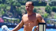 Rıza Kocaoğlu'nun Bodrum Keyfi: Denizde Serinledi