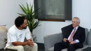 Shane Larkin, Fenerbahçe Başkanı Aziz Yıldırım'ı Ziyaret Etti