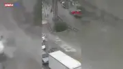 İstanbul'da Sağanak Yağış: Caddeler Su Altında, Pazar Esnafı Zor Durumda