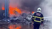 Tekirdağ'da geri dönüşüm tesisinde yangın: Ekipler 1 saatte söndürdü