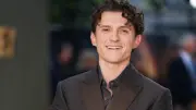 Tom Holland'ın 'Odyssey' Galasında Gizli Mesajlı Takımı