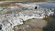 Van Gölü'nde su seviyesi yükseldi, mikrobiyalitler yeniden su altında