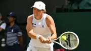 Wimbledon'da Swiatek sürpriz elendi, Zverev son 16'ya yükseldi