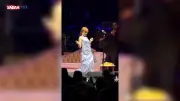 Yıldız Tilbe Alaçatı Konserinde Sıra Dışı Dansıyla Coşturdu