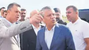 Özel, dine hakaretten tutuklu Göktaş'ı cezaevinde ziyaret etti