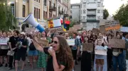 Zelenski'nin Savunma Bakanı'nı Görevden Alması Kiev'de Protestolara Yol Açtı