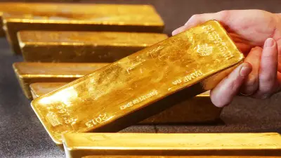 Altın 10 haftanın zirvesini gördü: Ons 4 bin 406 doları aştı