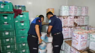 Antalya Aksu'da 15 ton tarihi geçmiş süt ürünü ele geçirildi