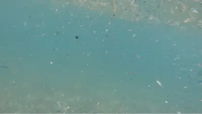 Antalya Konyaaltı Plajı'nda Mikroplastik Alarmı: Berrak Su Yok