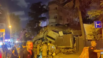 Bahçelievler'de dört katlı bina çöktü: Ekipler arama başlattı