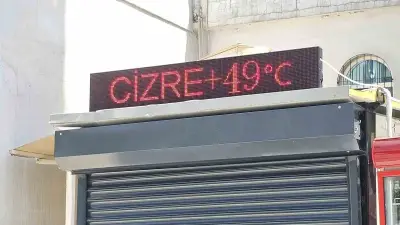Cizre'de termometre 49 dereceyi gösterdi: Caddeler boş kaldı