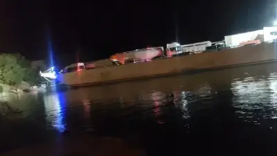 Elazığ-Pertek feribotunda motor arızası: 30 metre kala durdu