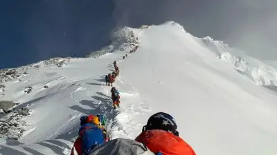 Everest'in 'Yeşil Çizmeler' sembolü 30 yıl sonra eve dönüyor