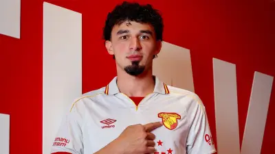 Gökdeniz Bayrakdar resmen Göztepe'de! 3+1 yıllık sözleşme imzalandı