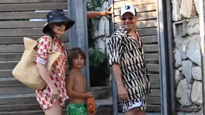 Kenan Doğulu ve Beren Saat Bodrum'da Tatil Keyfi Yapıyor