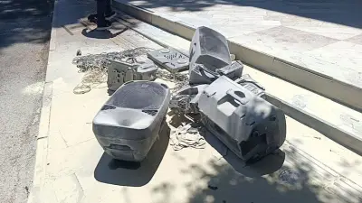 Manavgat'ta 839 bin TL cezaya ses sistemini belediye önünde yaktı
