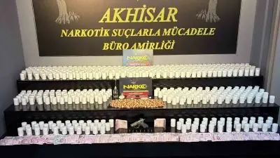 Manisa Akhisar'da uyuşturucu operasyonu: 30 bin 951 sentetik hap ele geçirildi