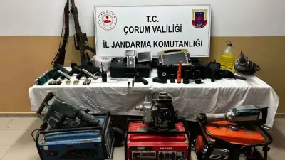 Çorum'da kaçak kazı yapan 5 kişi tutuklandı, cephanelik bulundu