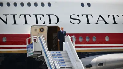 İran Büyükelçiliği Trump'ın gizli uçuşunu alaya aldı