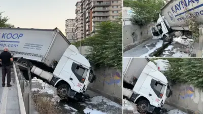İstanbul Esenler'de kumaş yüklü TIR dere yatağına düştü