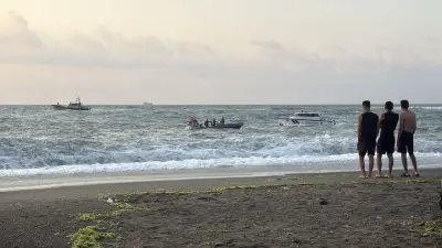 Zonguldak'ta denize giren 2 kişiden biri kurtarıldı, diğeri aranıyor