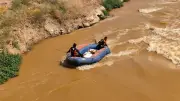Şanlıurfa'da Sulama Kanalına Devrilen Otomobilin Sürücüsü Kayboldu