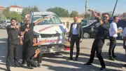 Düğünde damada hurda otomobil hediye edildi