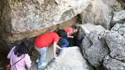 Elazığ'da Sıcaktan Bunalanlar Buzluk Mağarası'na Akın Etti