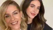 Emine Ün 48 Yaşında Kızı Duru Kınay'ın Objektifinde Gençlere Taş Çıkardı