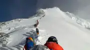 Everest'in 'Yeşil Çizmeler' sembolü 30 yıl sonra eve dönüyor
