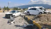 Karabük'te İki Otomobil Çarpıştı, 7 Kişi Yaralandı, 1'i Ağır