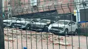 Kağıthane'de duvar çöktü: 12 sıfır araçta hasar, 30 milyon TL zarar