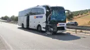Manisa'da yolcu otobüsü kamyona çarptı: 1 ölü, 7 yaralı