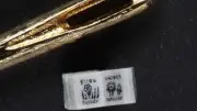 İğne Deliğinden Geçen Dünyanın En Küçük Kitabı Rekor Kırdı