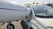 İtalya'da pistte ilerleyen özel jete yer hizmetleri aracı çarptı