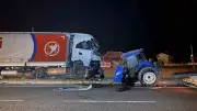 Uşak'ta Traktör TIR'ın Altında Kaldı: 1 Ölü, 1 Yaralı